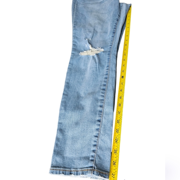 B4 Women's High-Rise Skinny Jeans - Universal Thread - Picture 9 of 15